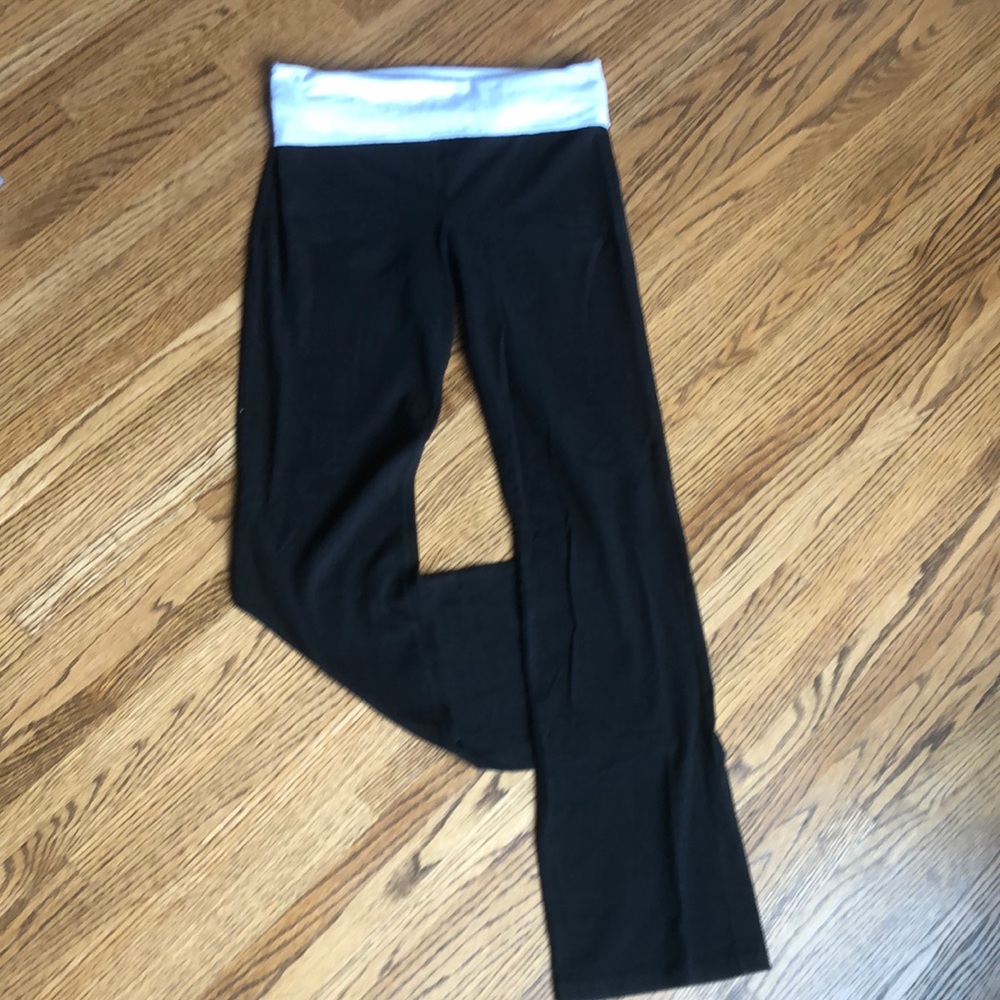 PINK leggings with embroidery on the back in black
